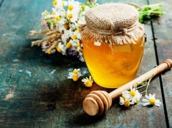 Miód pszczeli - zalety i właściwości